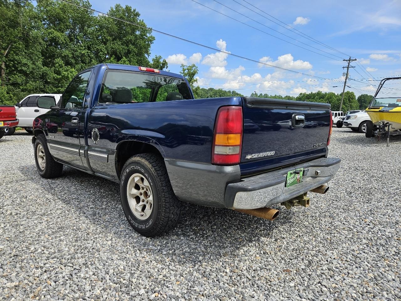 Chevrolet Silverado 1500 Reg. Cab Short Bed 2WD 2000