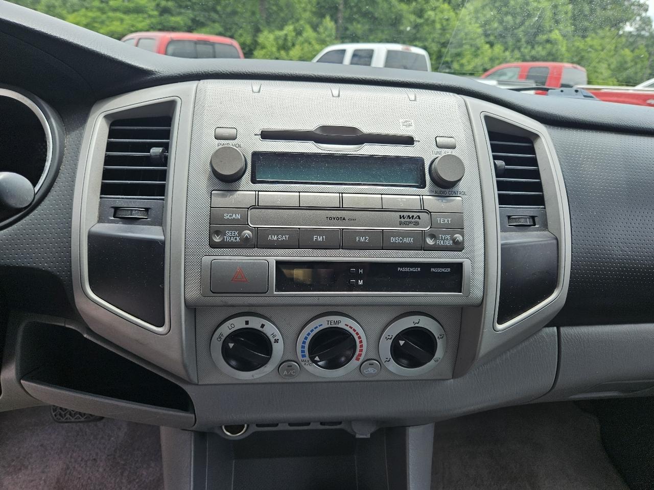 Toyota Tacoma PreRunner Double Cab V6 Auto 2WD 2011