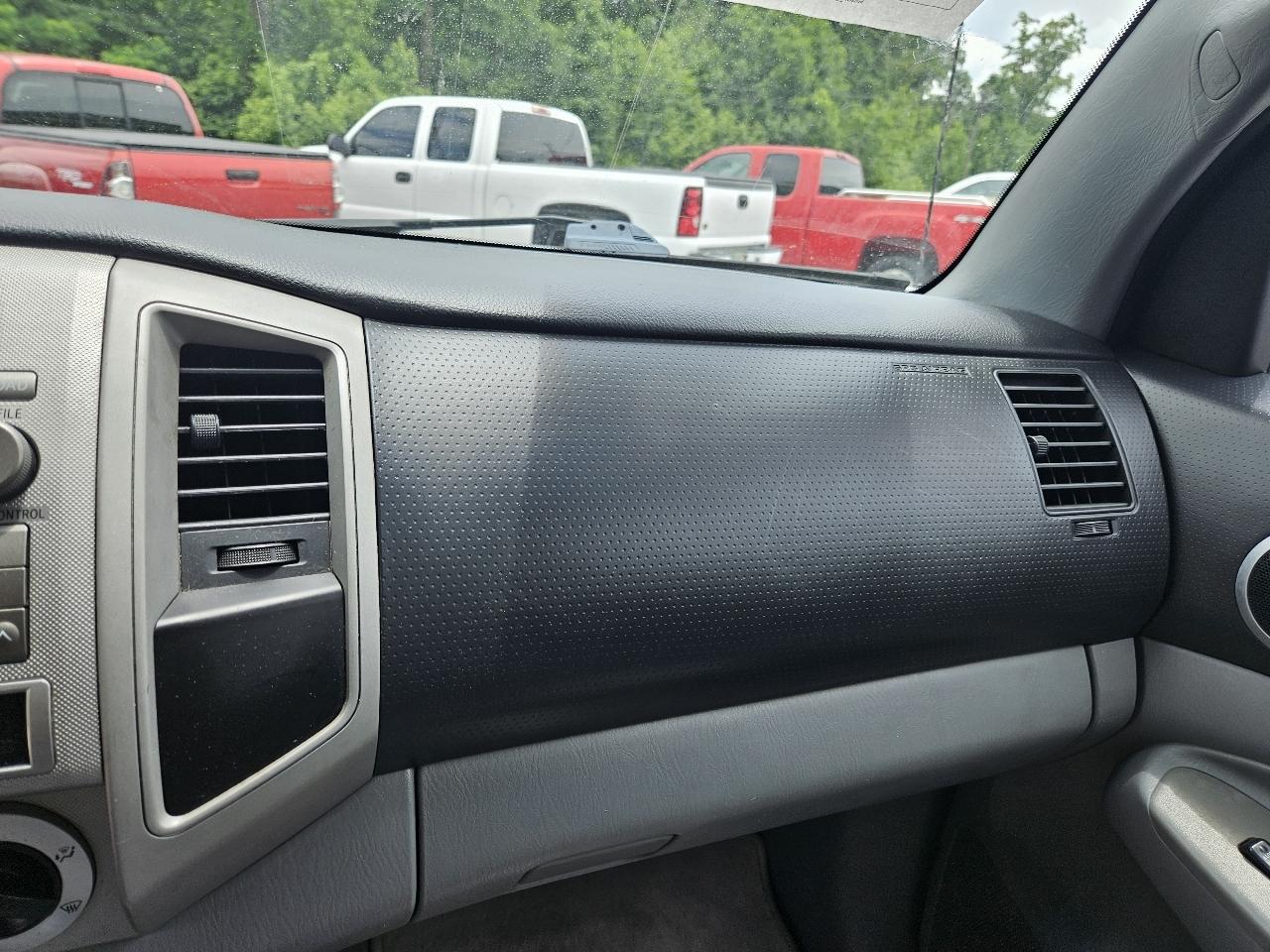 Toyota Tacoma PreRunner Double Cab V6 Auto 2WD 2011