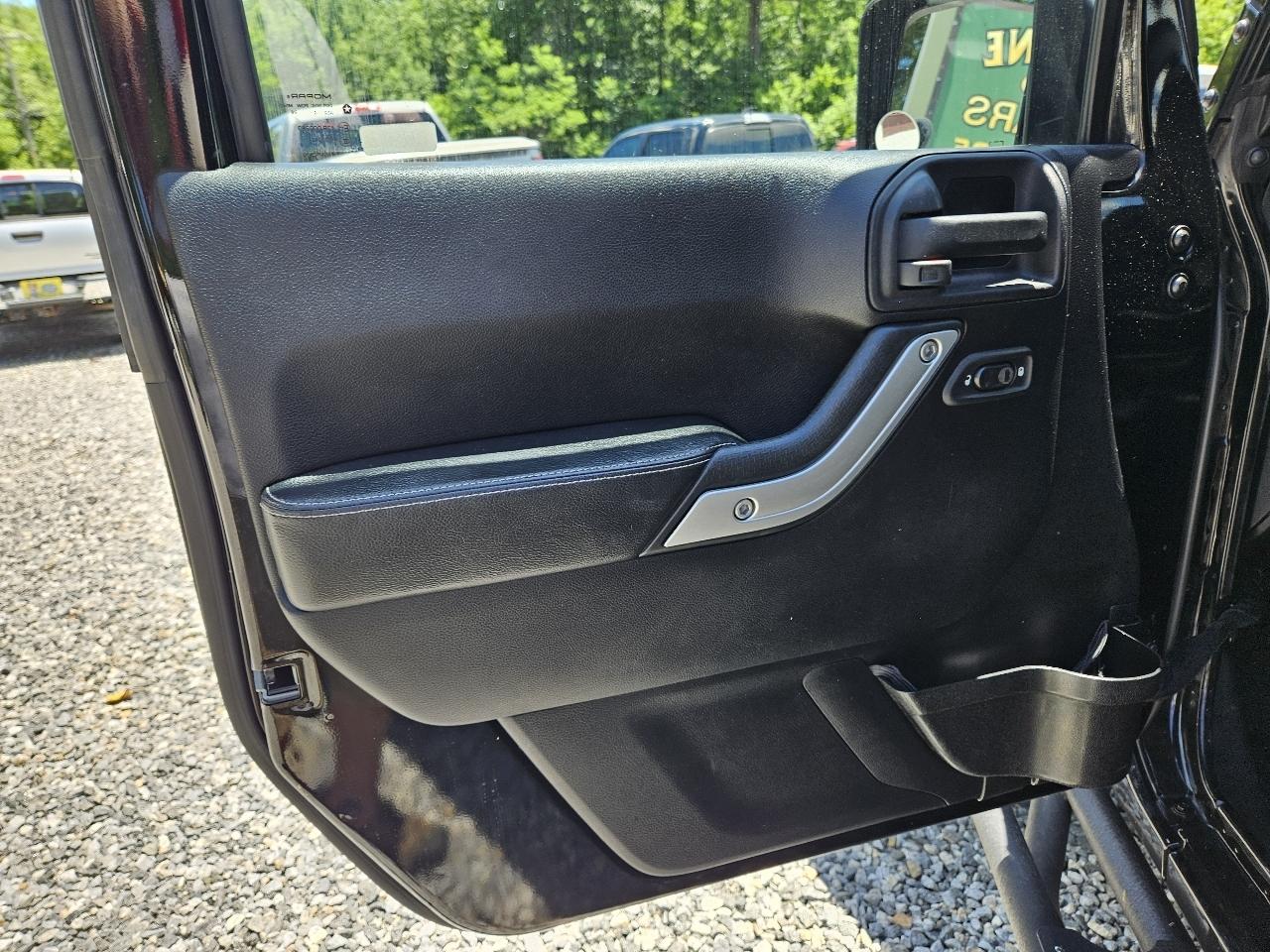 Jeep Wrangler Unlimited Freedom 4x4 2015