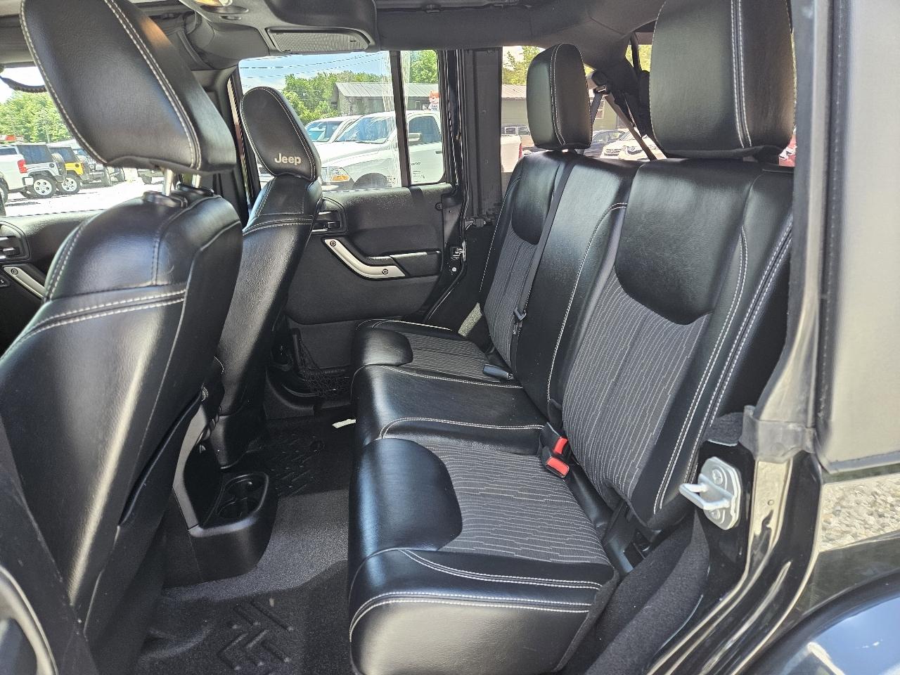 Jeep Wrangler Unlimited Freedom 4x4 2015