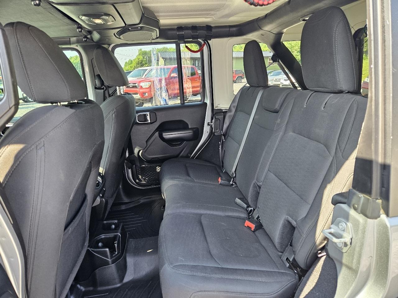 Jeep Wrangler Unlimited Sport 2018