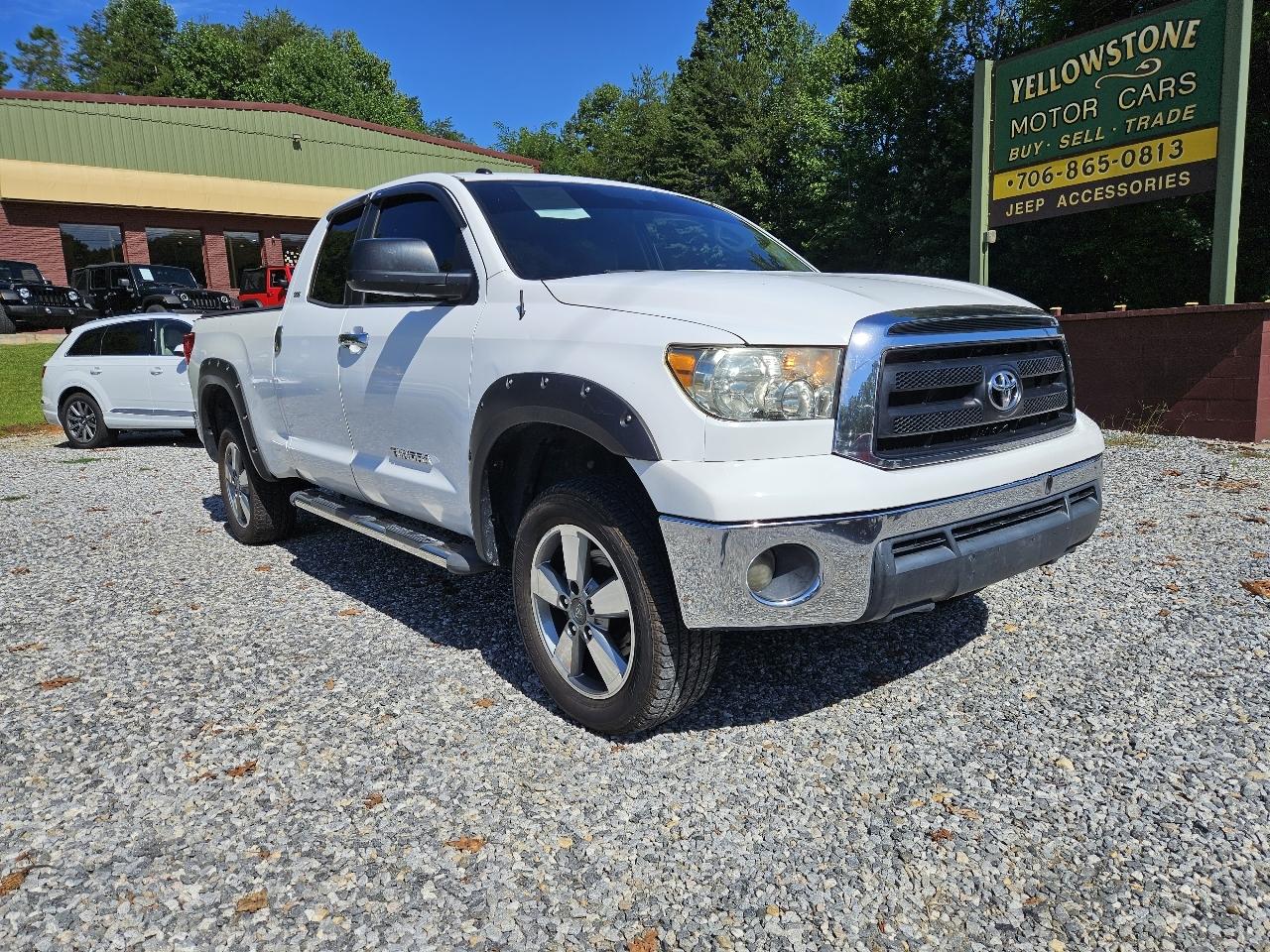 Toyota Tundra Tundra-Grade Double Cab 4.6L 2WD 2011