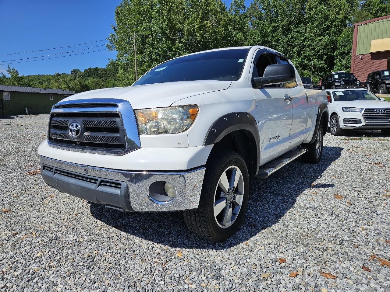 Toyota Tundra Tundra-Grade Double Cab 4.6L 2WD 2011
