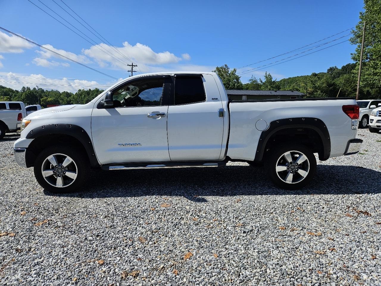 Toyota Tundra Tundra-Grade Double Cab 4.6L 2WD 2011
