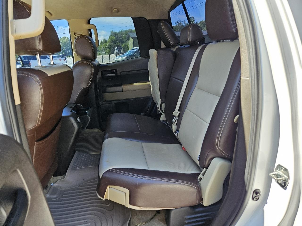 Toyota Tundra Tundra-Grade Double Cab 4.6L 2WD 2011