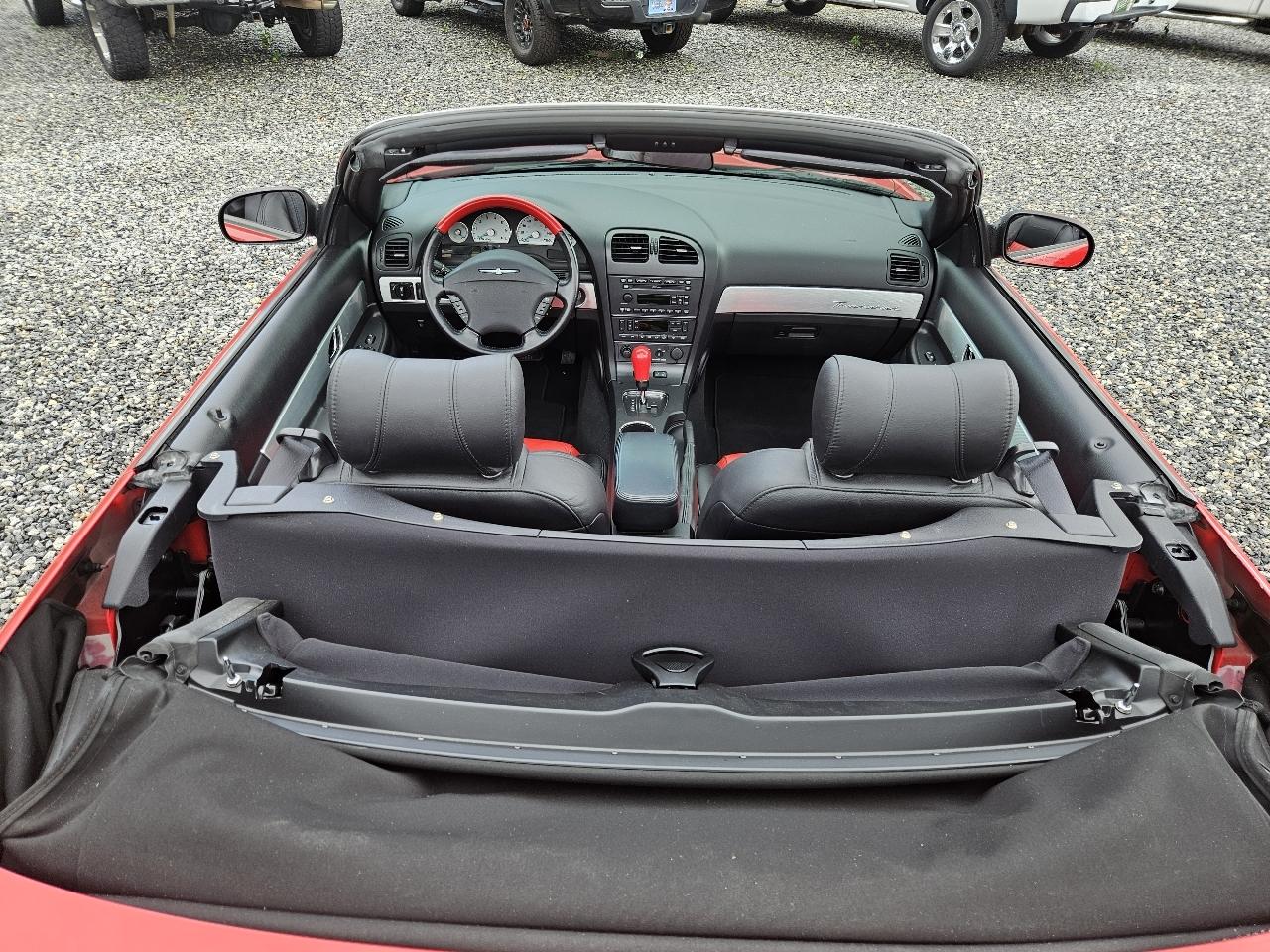 Ford Thunderbird Deluxe 2004