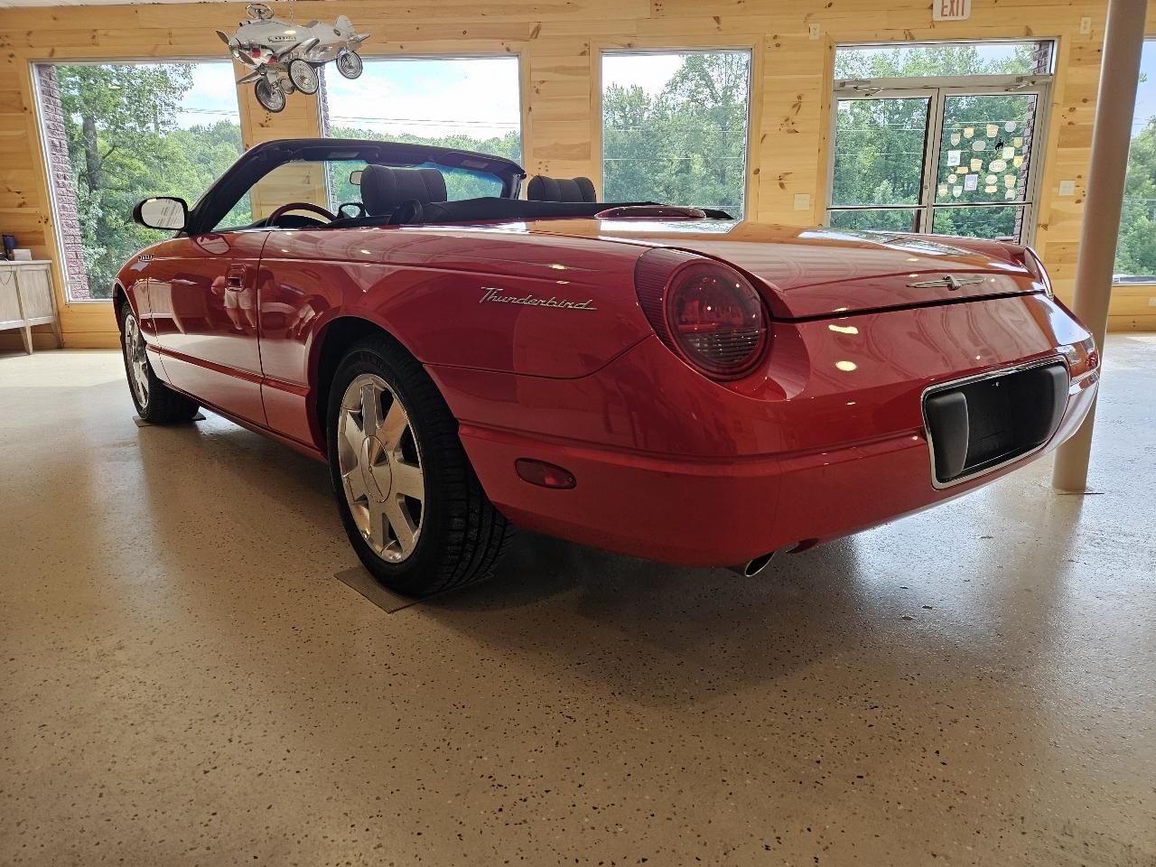 Ford Thunderbird Deluxe 2004