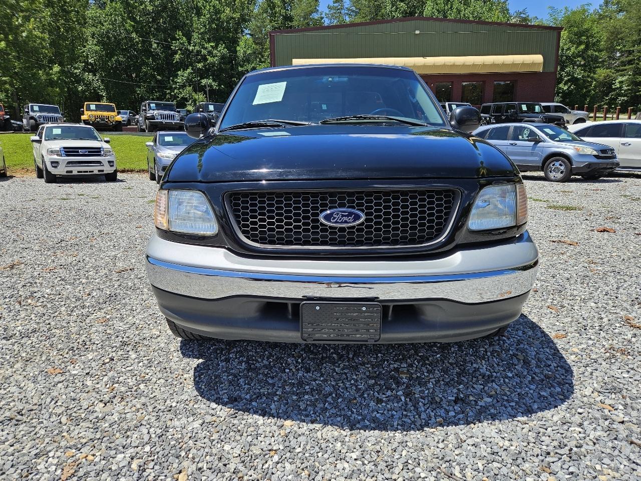 Ford F-150 XL SuperCab Short Bed 2WD 2002