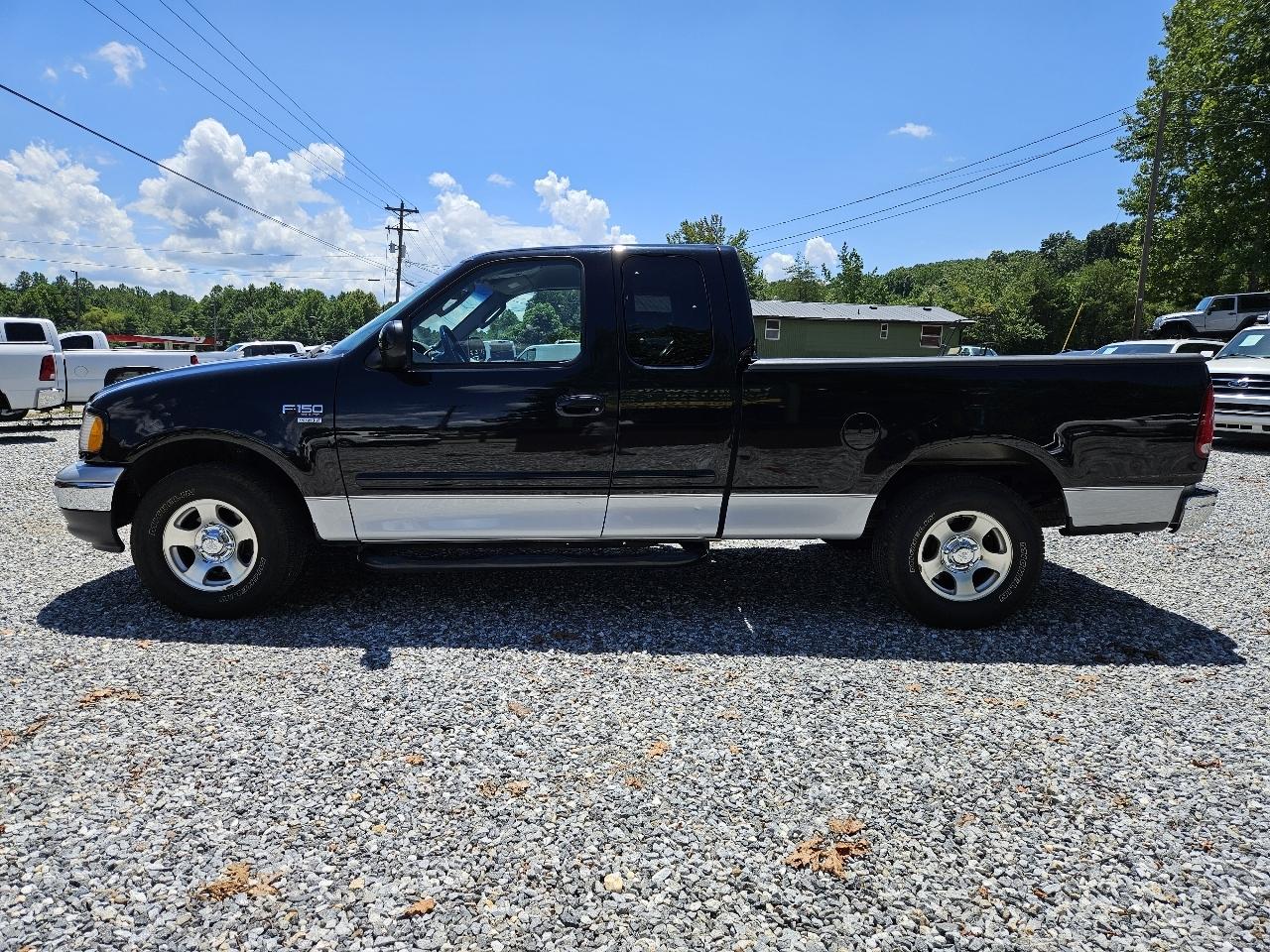 Ford F-150 XL SuperCab Short Bed 2WD 2002