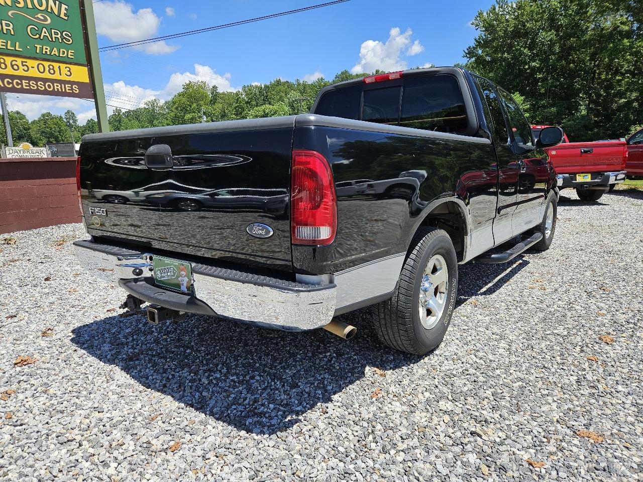 Ford F-150 XL SuperCab Short Bed 2WD 2002