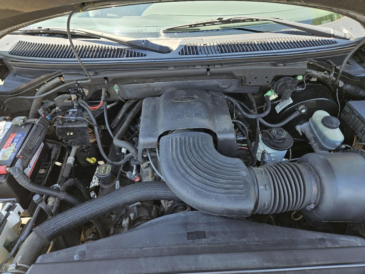 Ford F-150 XL SuperCab Short Bed 2WD 2002