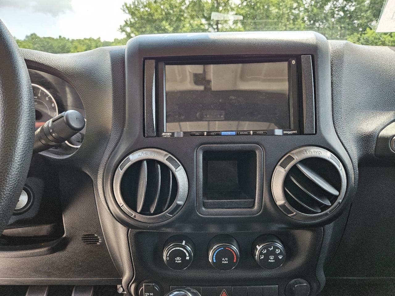 Jeep Wrangler Unlimited Sport 4WD 2011