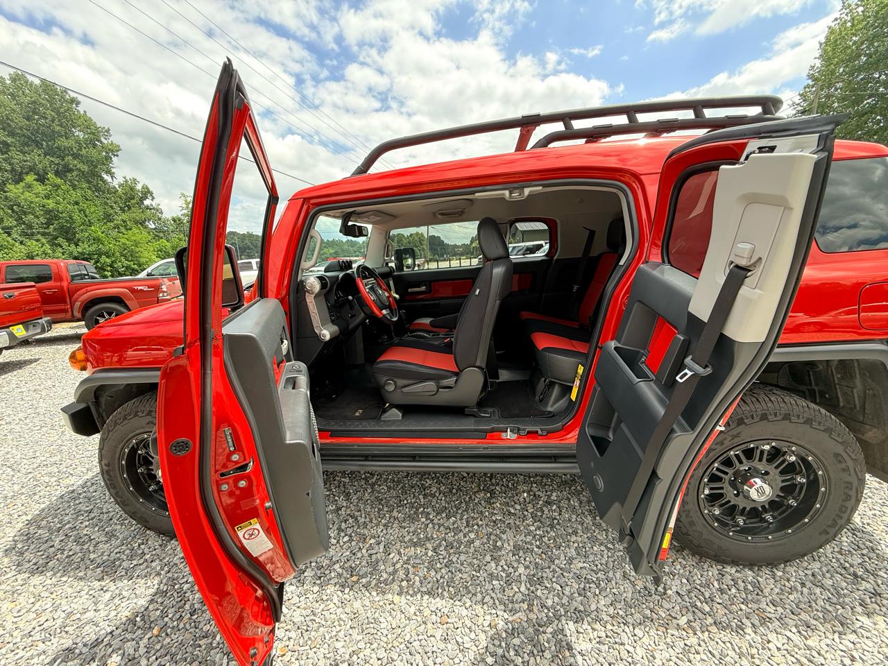 Toyota FJ Cruiser 4WD MT 2012
