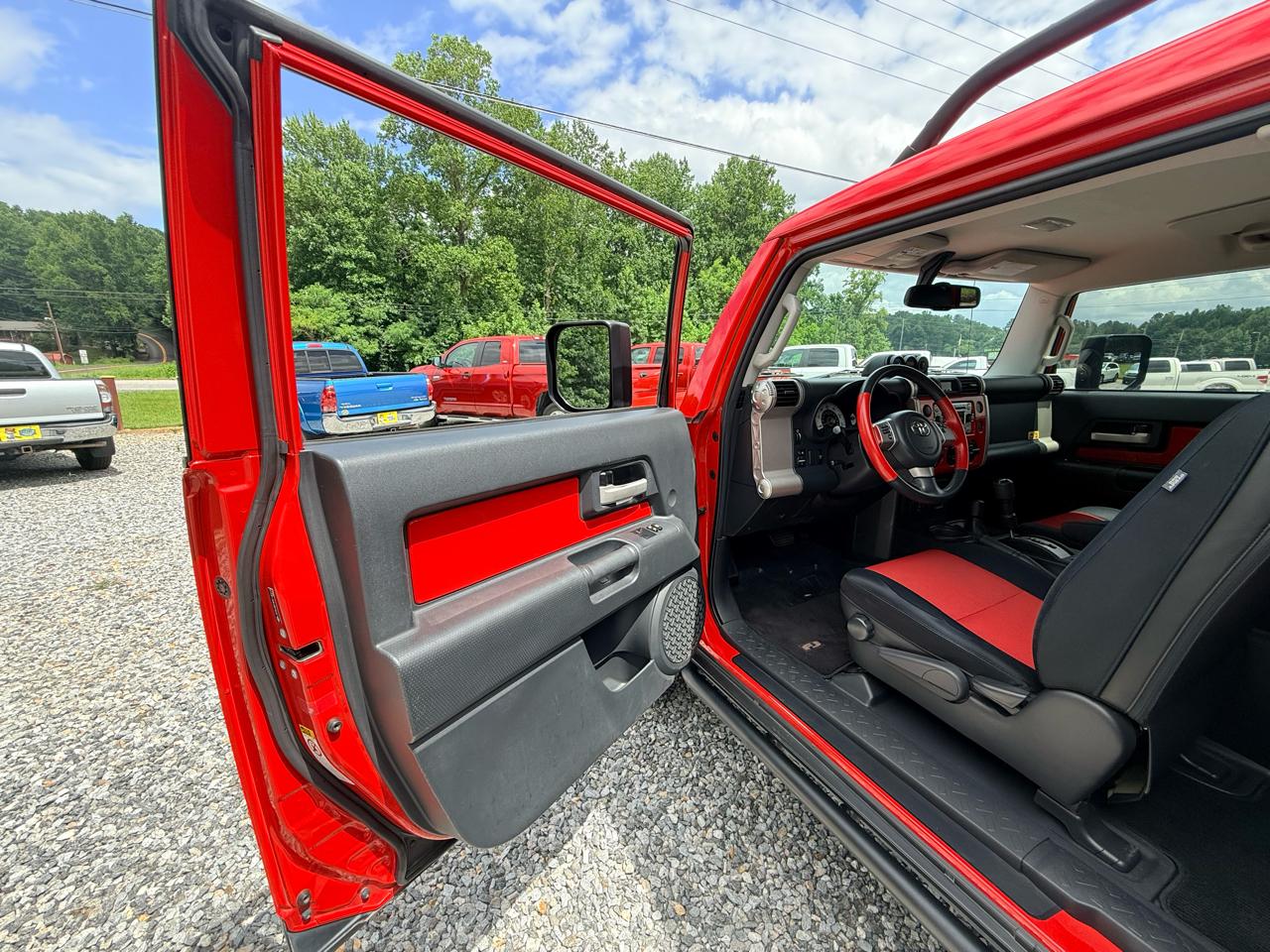 Toyota FJ Cruiser 4WD MT 2012