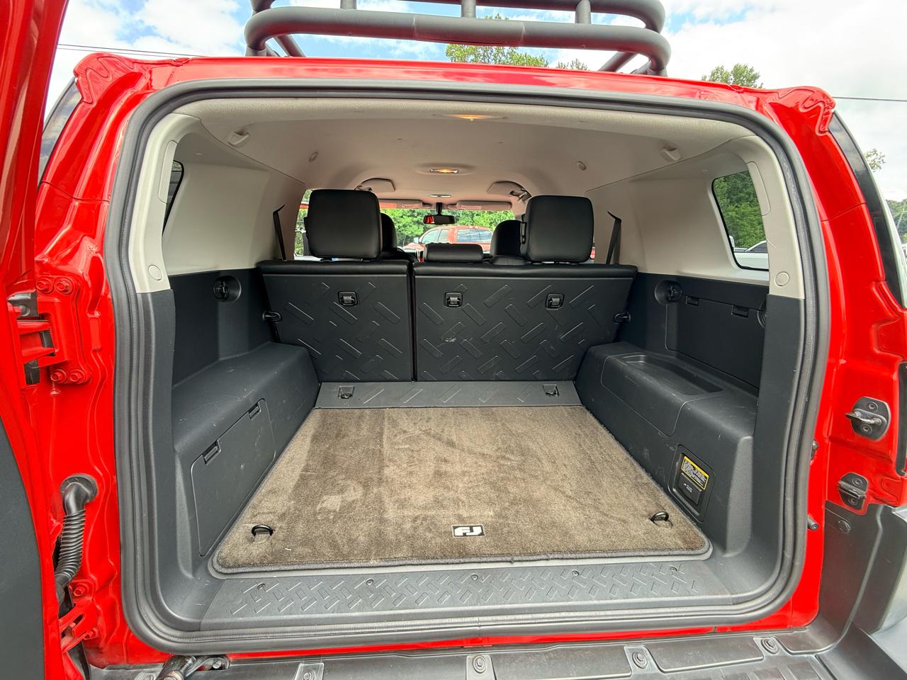 Toyota FJ Cruiser 4WD MT 2012