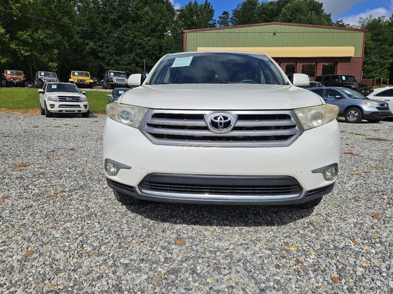 Toyota Highlander Base 2WD I4 2013