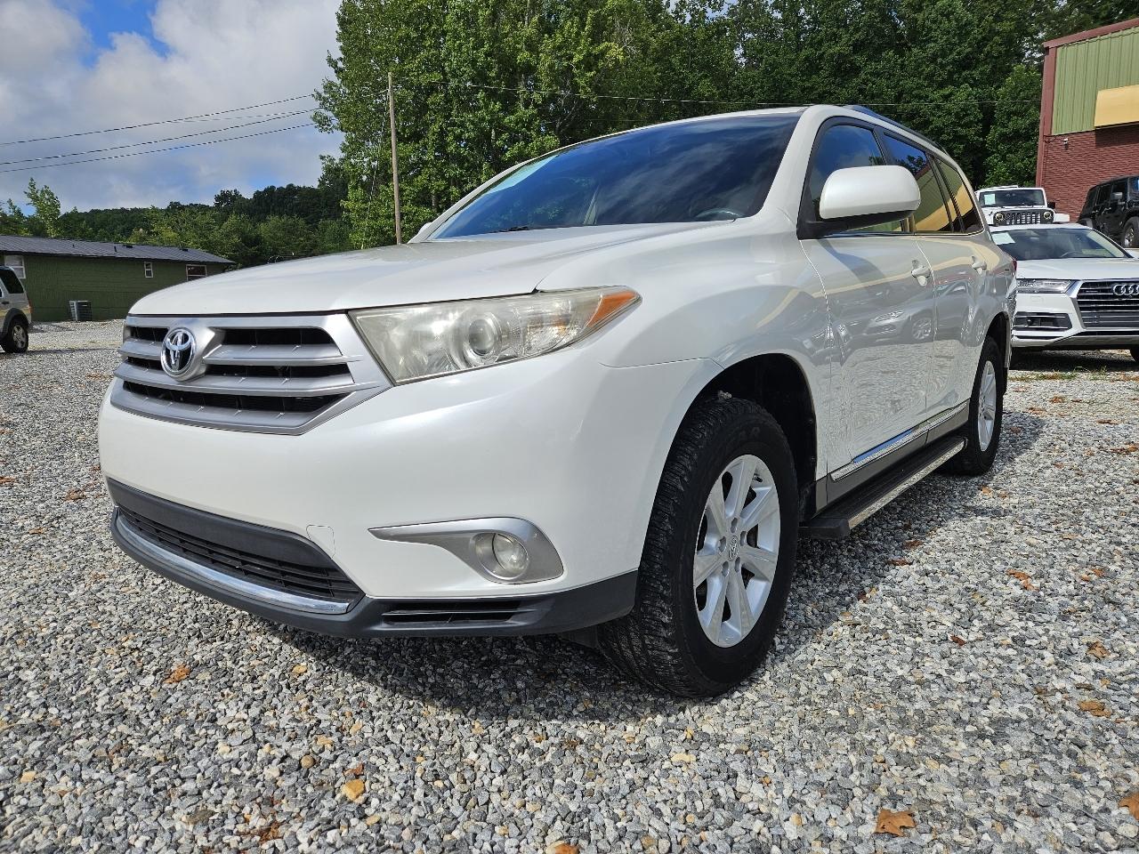 Toyota Highlander Base 2WD I4 2013