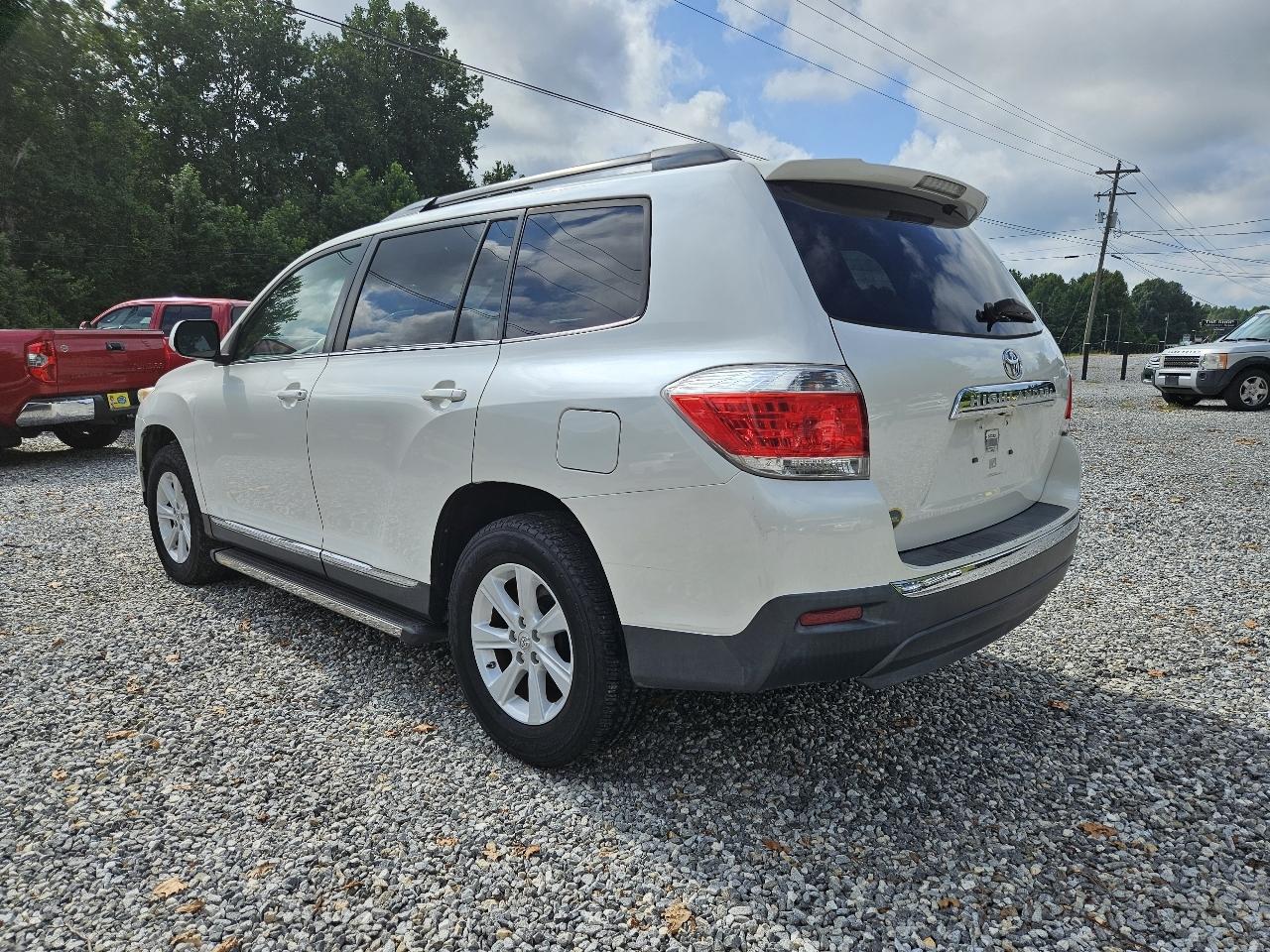 Toyota Highlander Base 2WD I4 2013