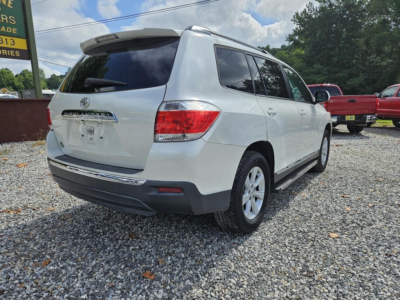 Toyota Highlander Base 2WD I4 2013