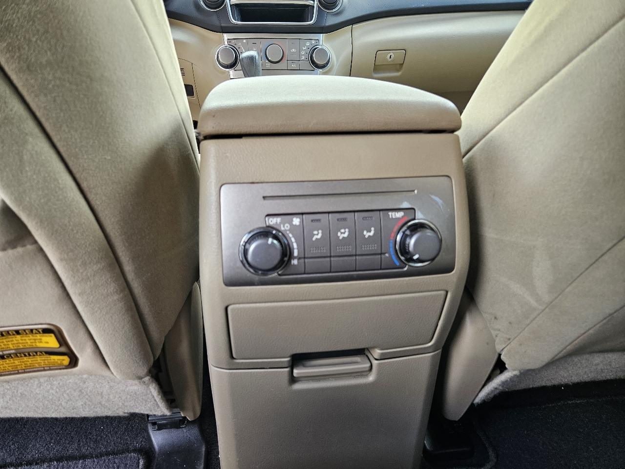 Toyota Highlander Base 2WD I4 2013