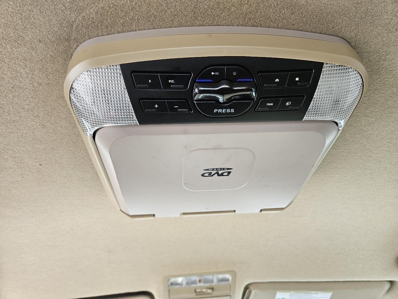 Toyota Highlander Base 2WD I4 2013