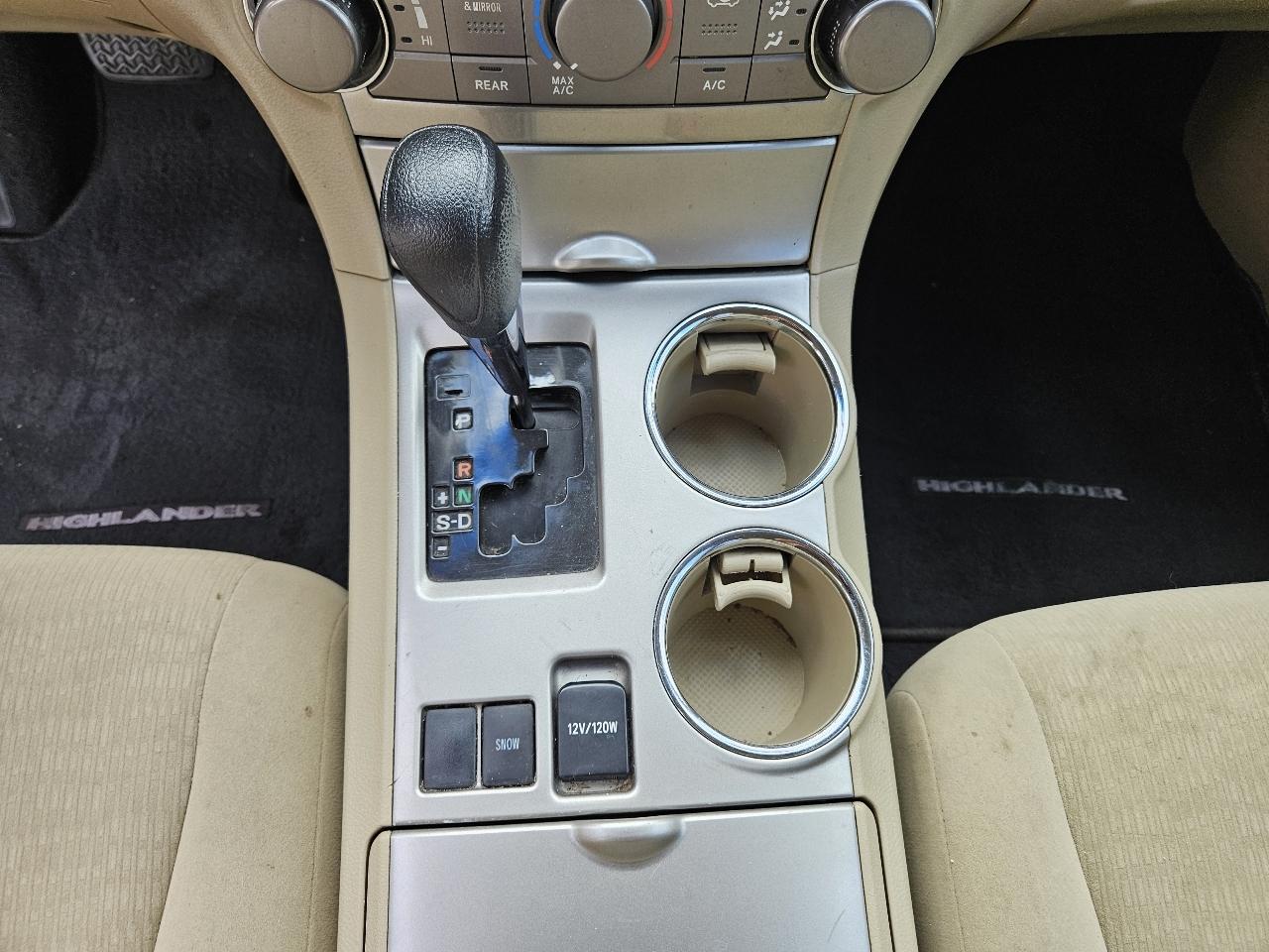 Toyota Highlander Base 2WD I4 2013