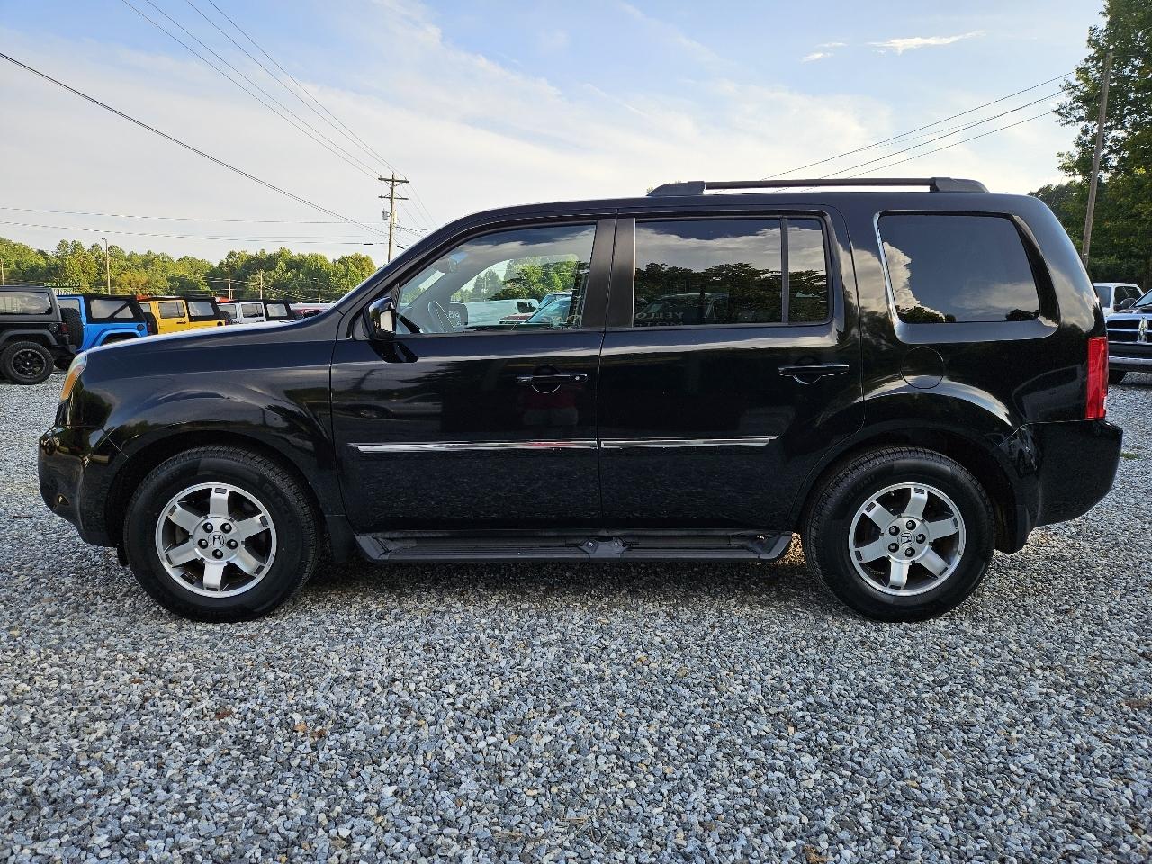 Honda Pilot Touring 2WD 5-Spd AT with DVD 2011