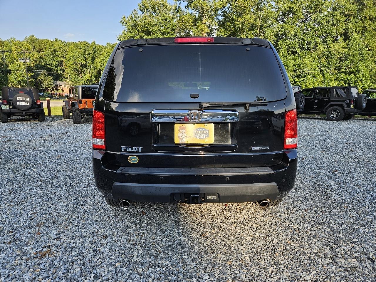 Honda Pilot Touring 2WD 5-Spd AT with DVD 2011