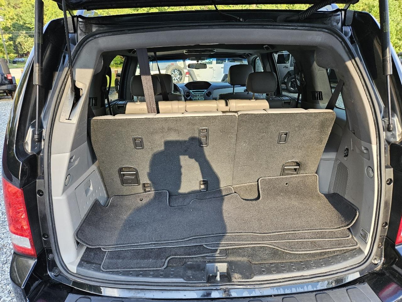 Honda Pilot Touring 2WD 5-Spd AT with DVD 2011