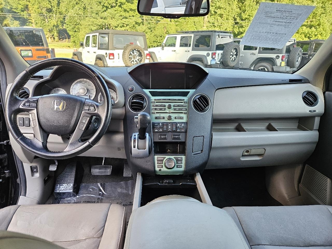 Honda Pilot Touring 2WD 5-Spd AT with DVD 2011