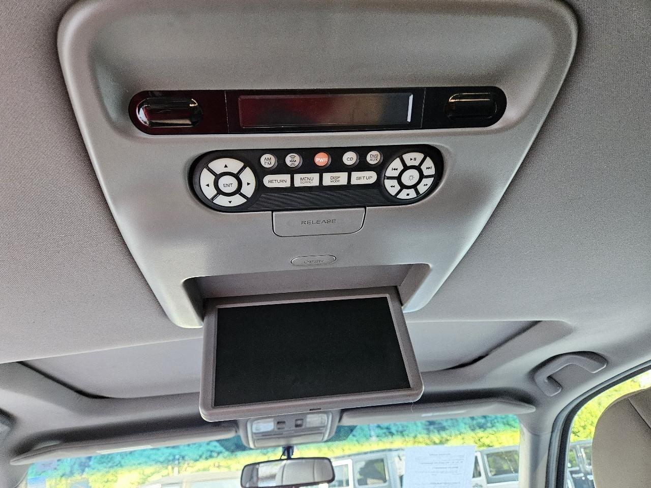 Honda Pilot Touring 2WD 5-Spd AT with DVD 2011