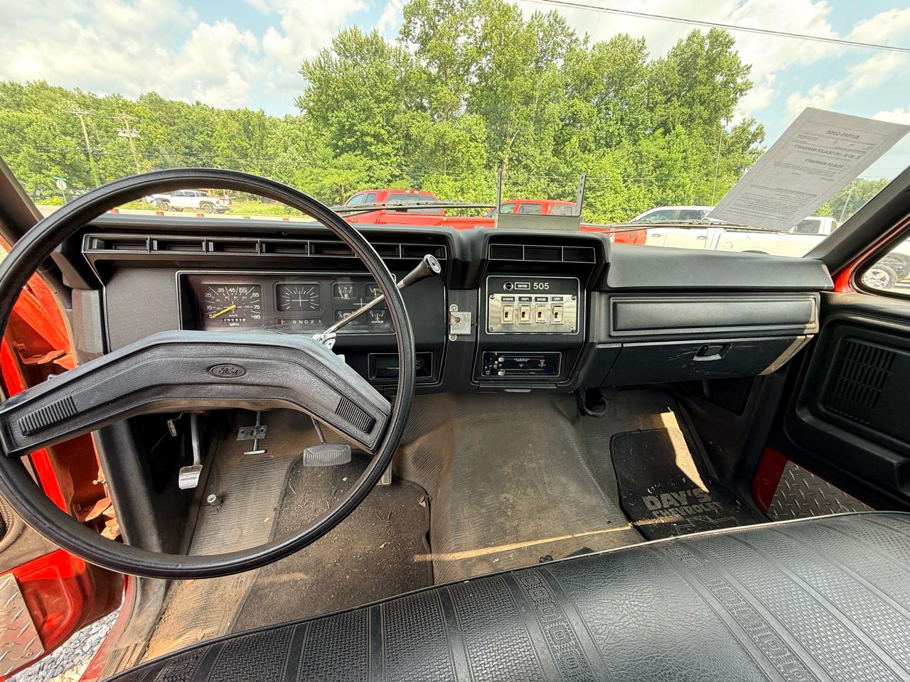 Ford F-350 Regular Cab 2WD 1982