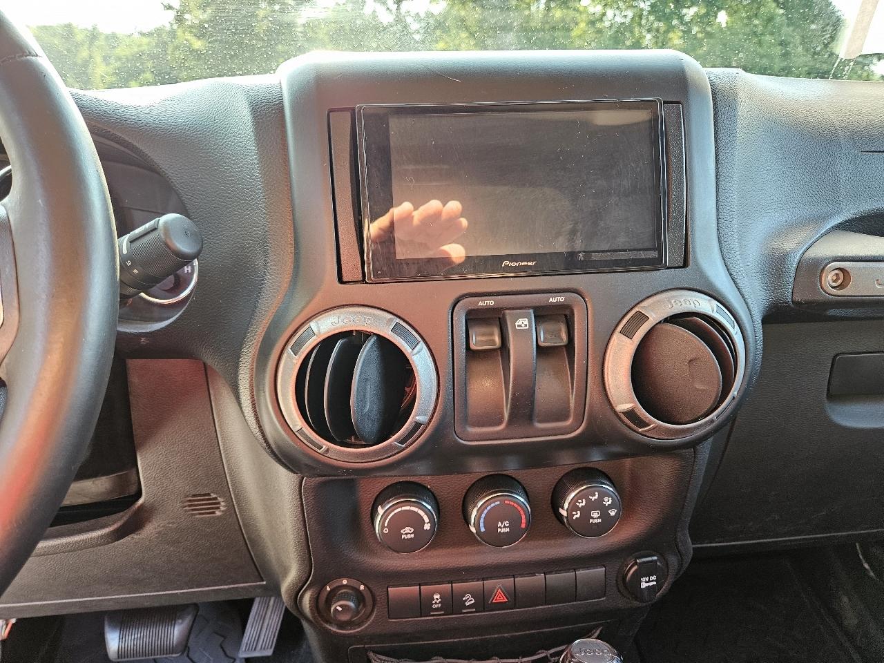 Jeep Wrangler Sport 4WD 2013