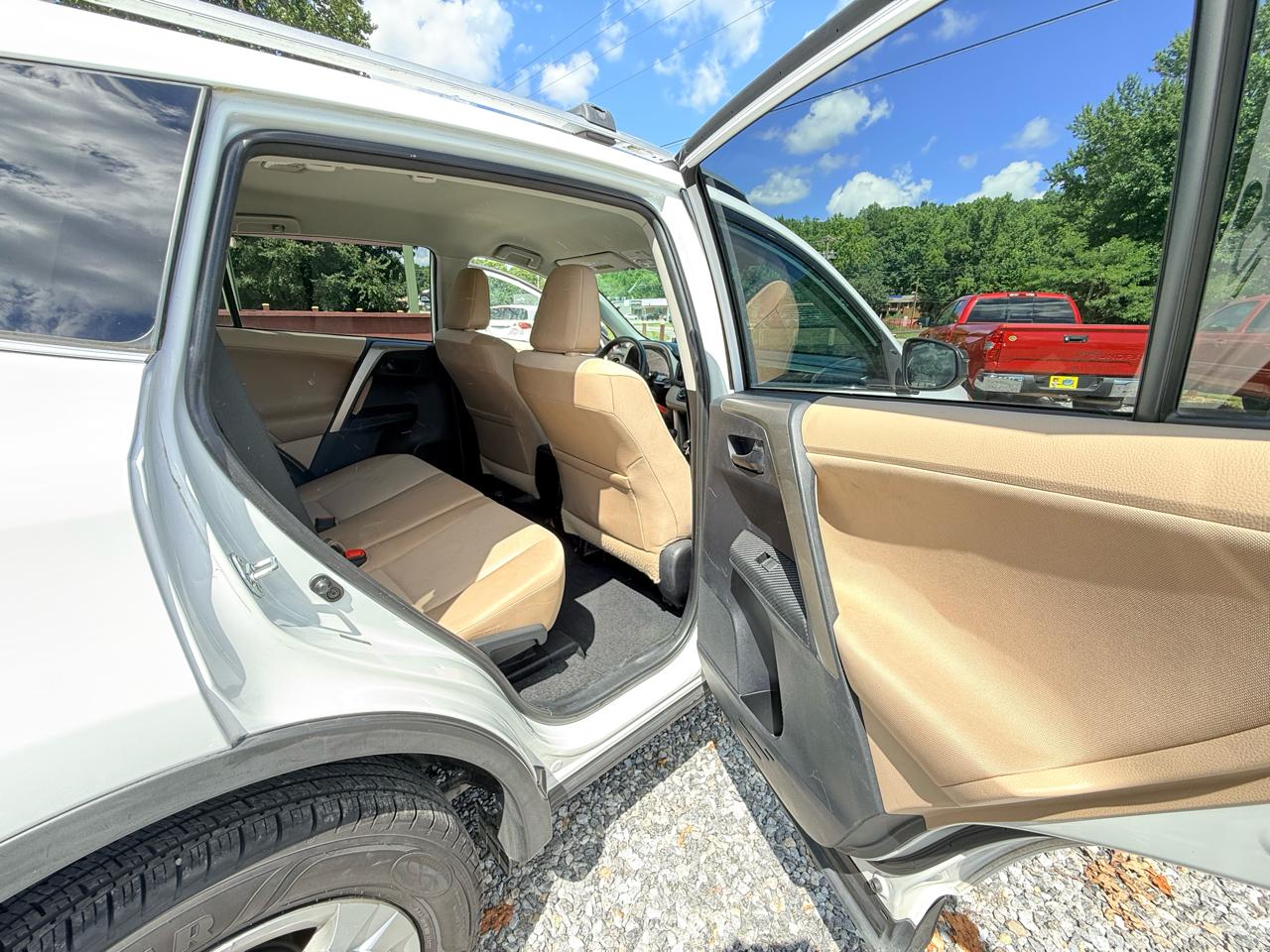 Toyota RAV4 LE FWD 2013