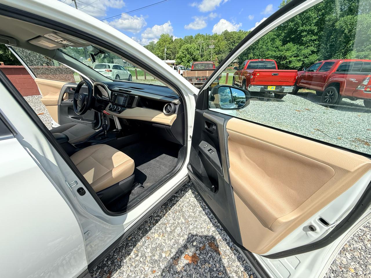 Toyota RAV4 LE FWD 2013