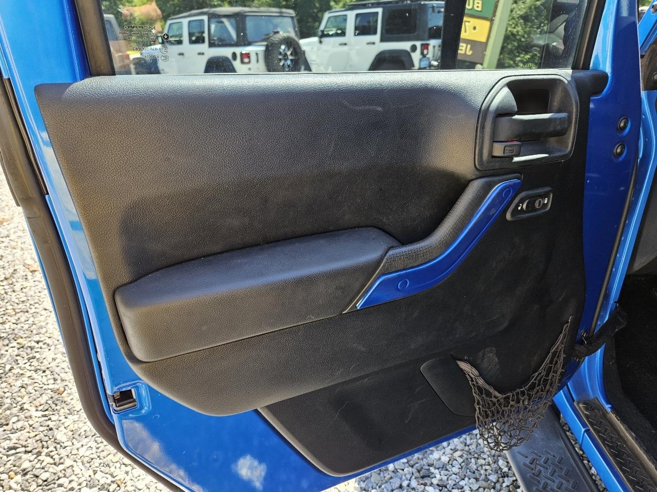 Jeep Wrangler Sahara 4WD 2015