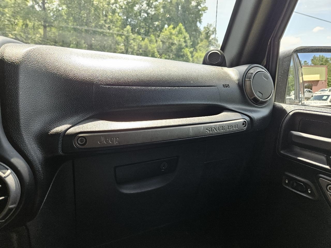 Jeep Wrangler Sport 4WD 2014