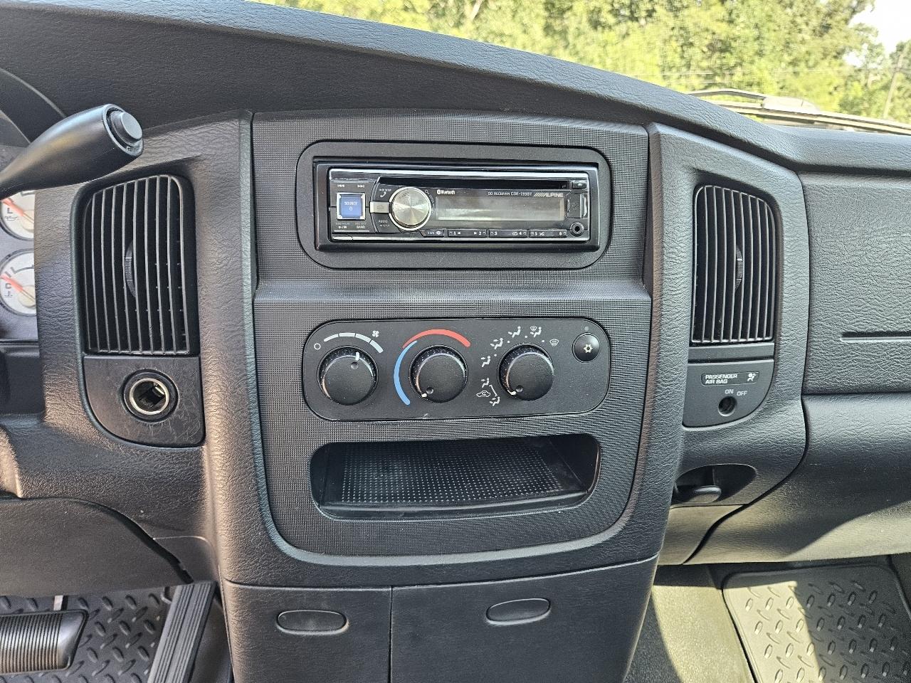 Dodge Ram 1500 Laramie Long Bed 2WD 2004