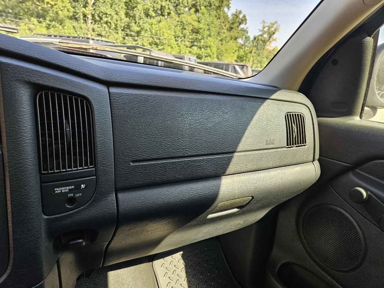 Dodge Ram 1500 Laramie Long Bed 2WD 2004