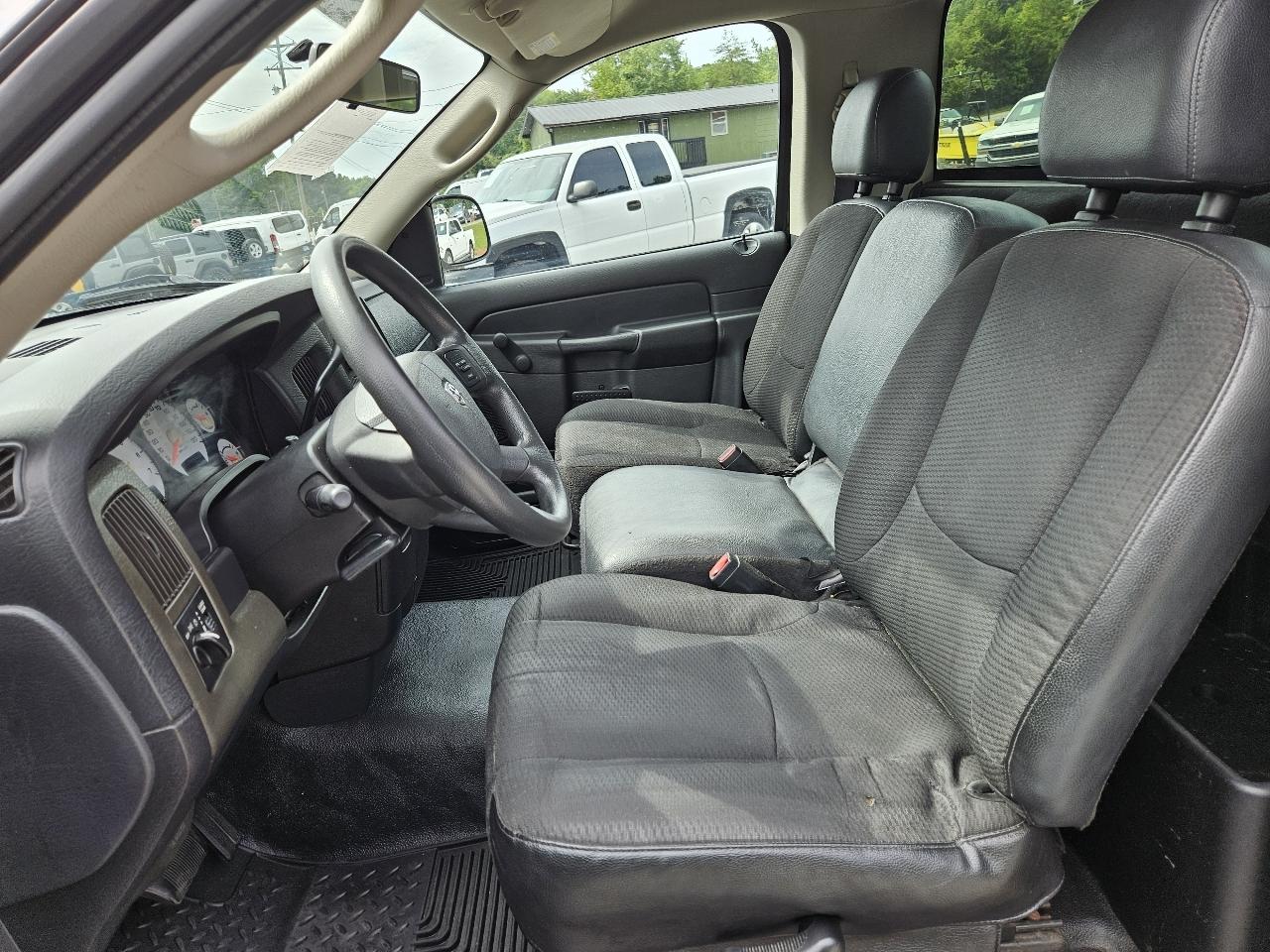 Dodge Ram 1500 Laramie Long Bed 2WD 2004