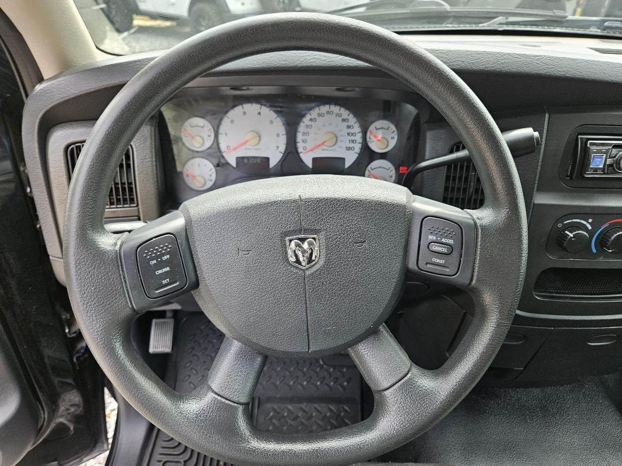 Dodge Ram 1500 Laramie Long Bed 2WD 2004