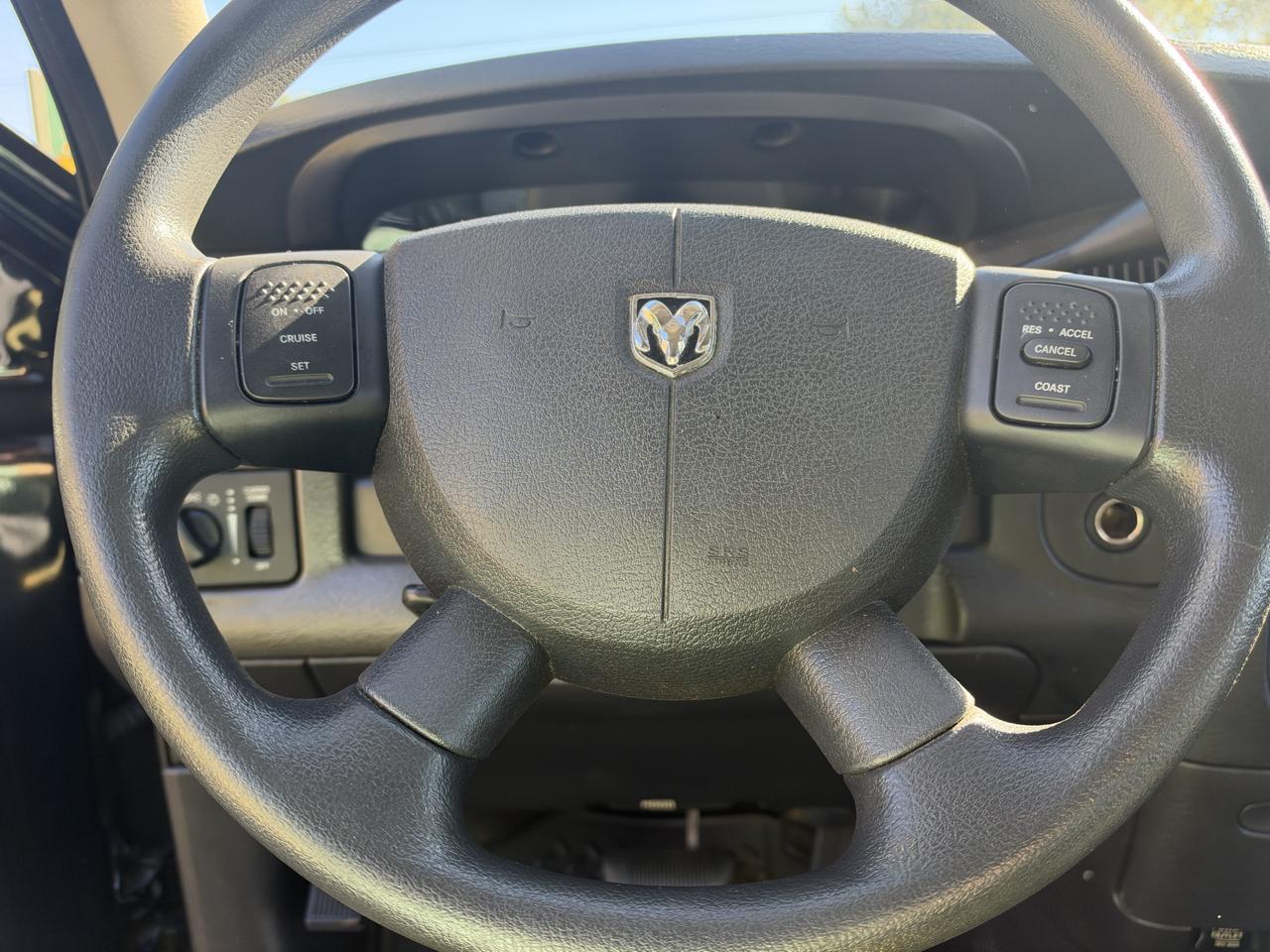 Dodge Ram 1500 Laramie Long Bed 2WD 2004