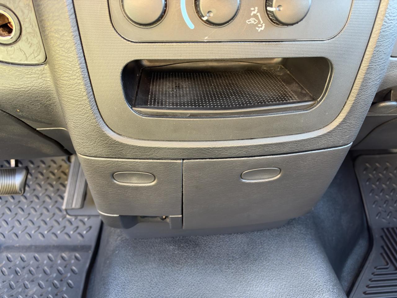 Dodge Ram 1500 Laramie Long Bed 2WD 2004