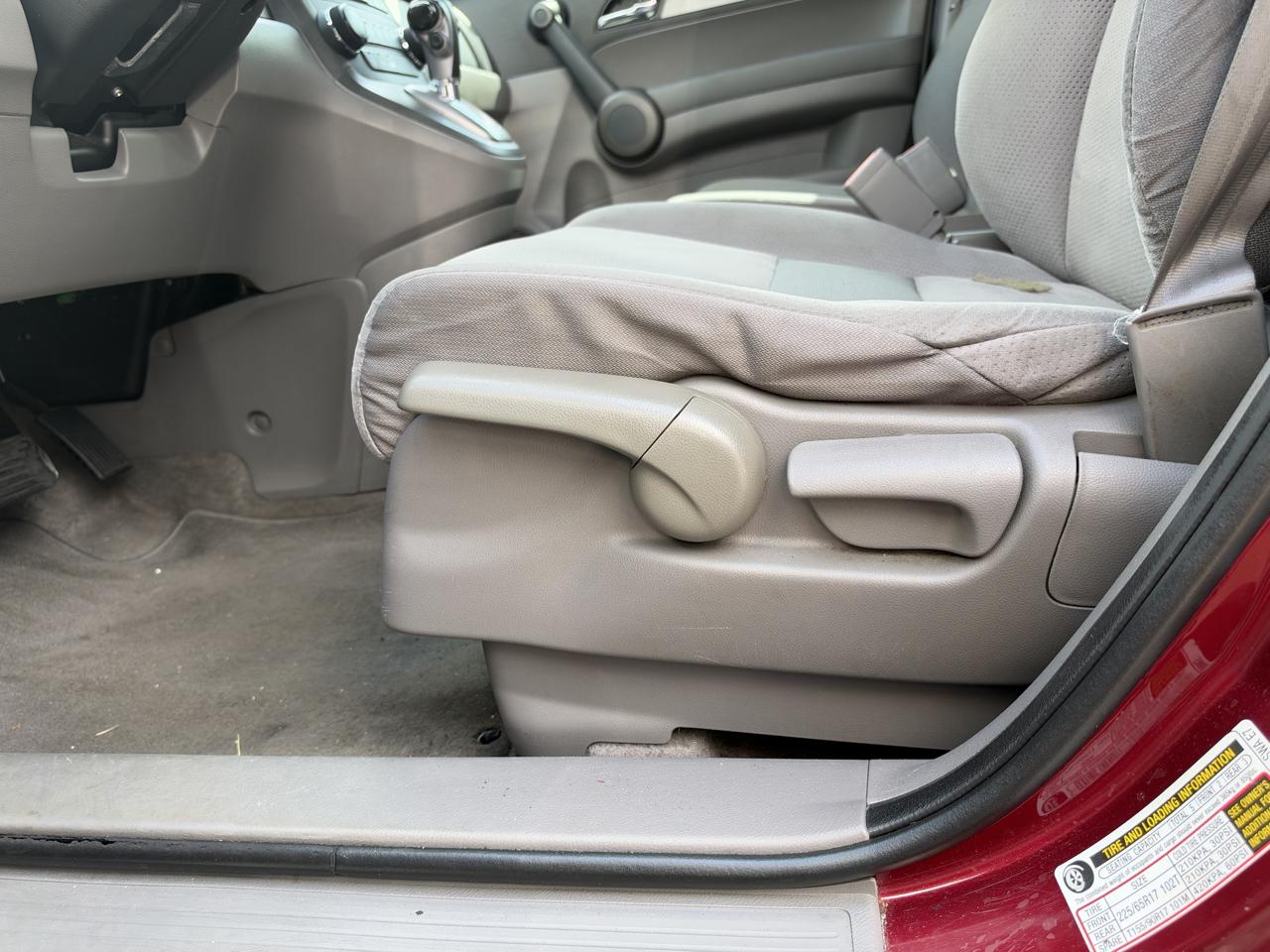 Honda CR-V SE 2WD 5-Speed AT 2011