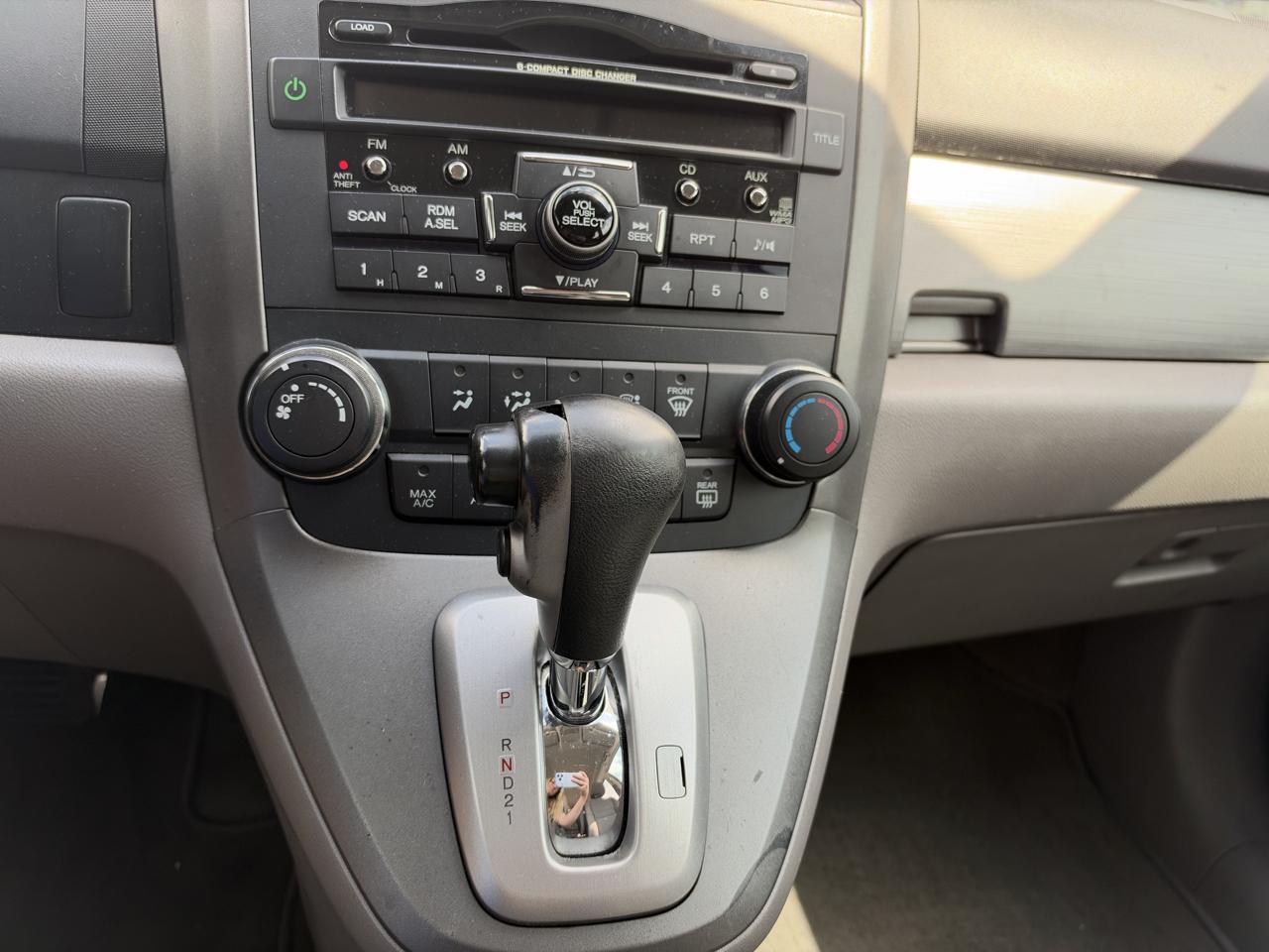 Honda CR-V SE 2WD 5-Speed AT 2011