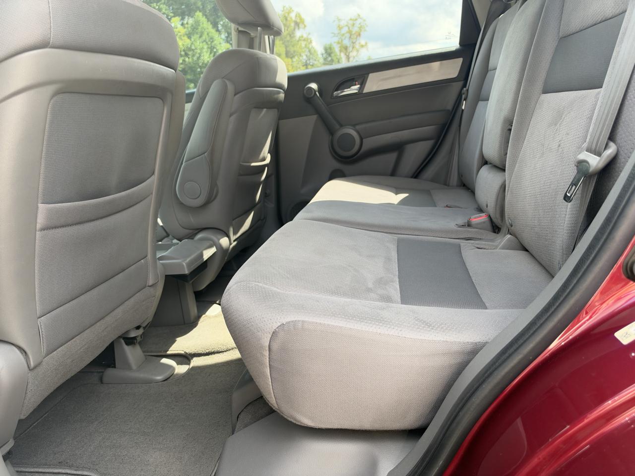 Honda CR-V SE 2WD 5-Speed AT 2011