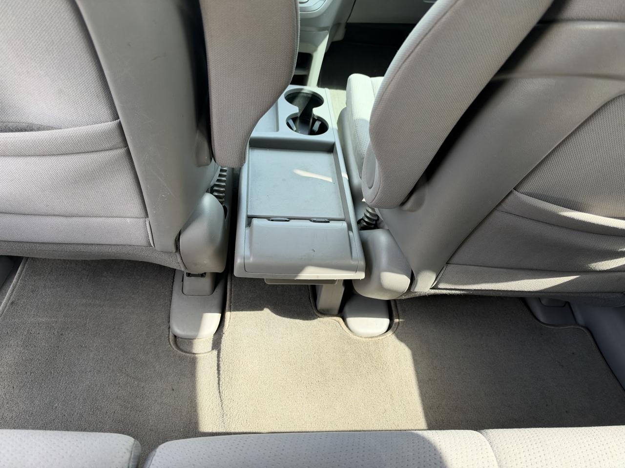 Honda CR-V SE 2WD 5-Speed AT 2011