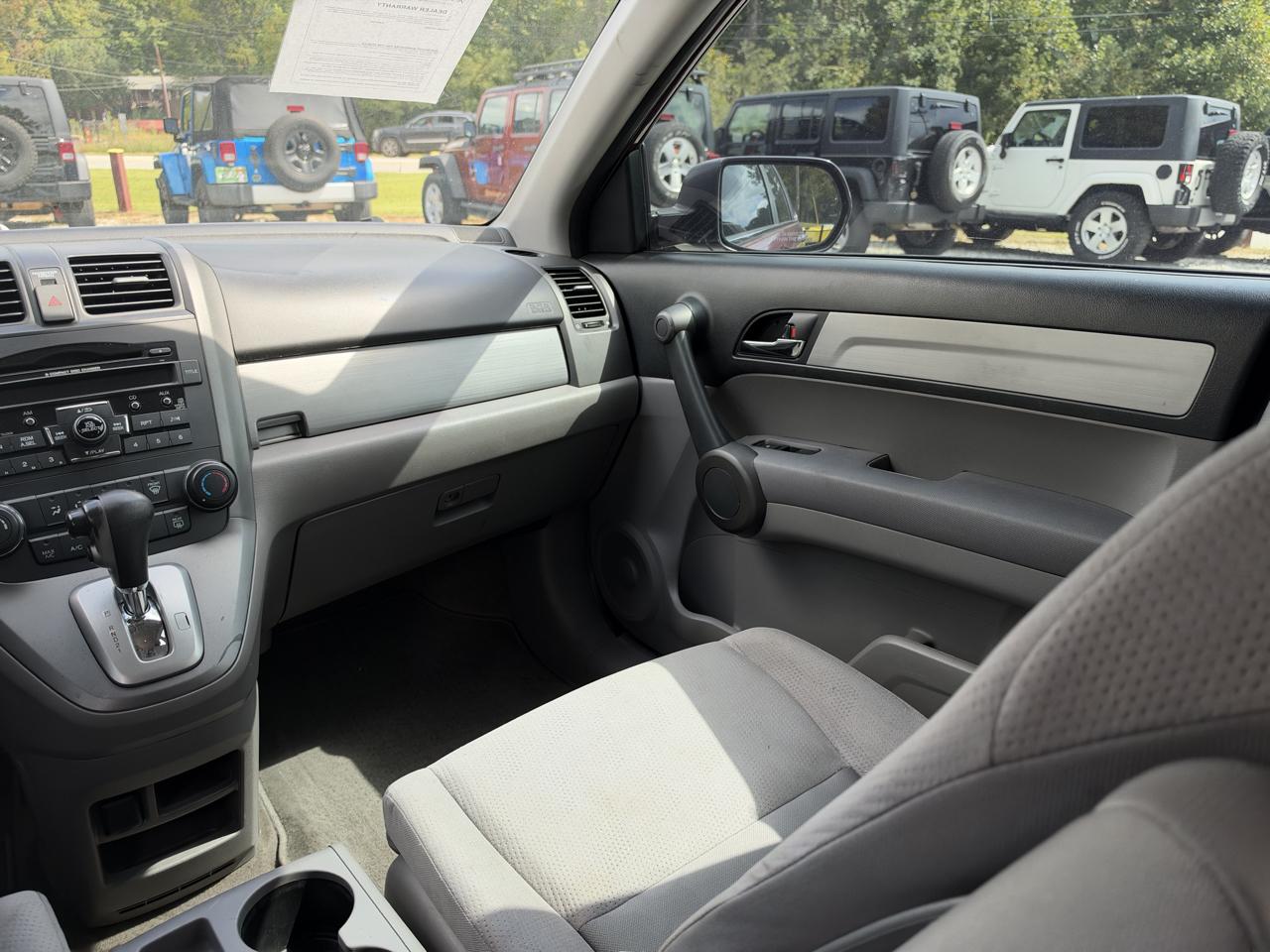 Honda CR-V SE 2WD 5-Speed AT 2011
