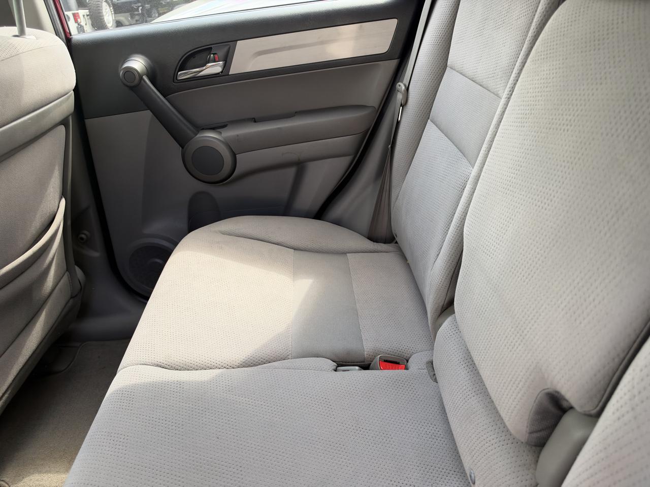 Honda CR-V SE 2WD 5-Speed AT 2011